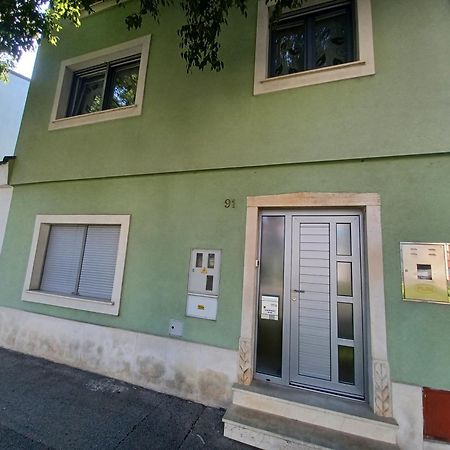 Vile Park Apartments Pula Bagian luar foto